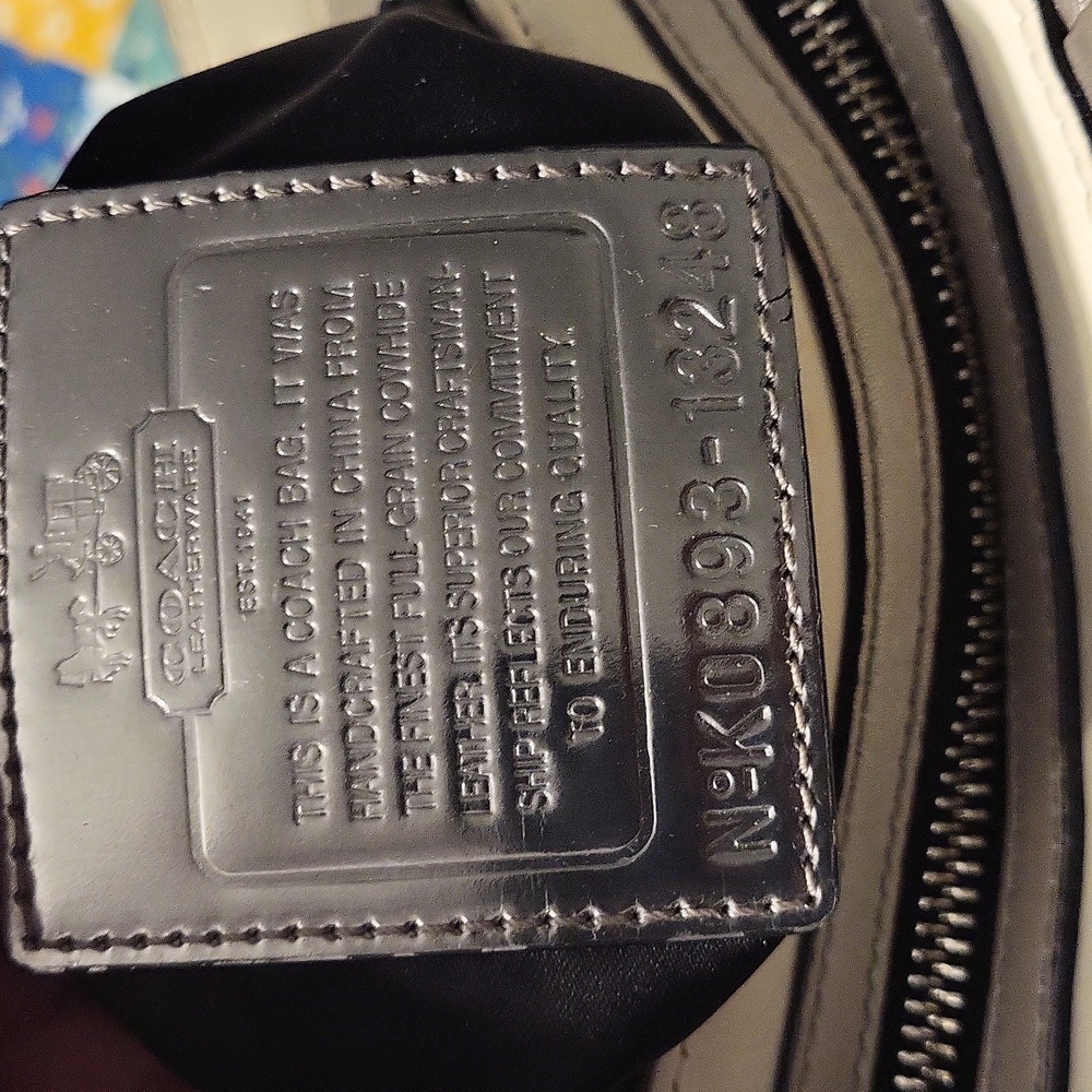 Vintage Coach Legacy Like New - Picture 9 of 9